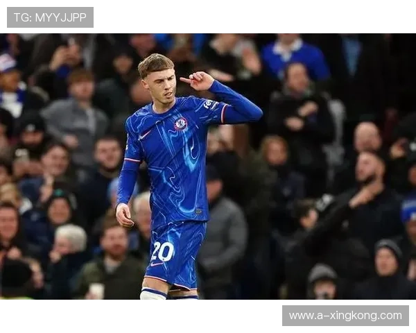 切尔西通过连续倒脚撕开空间,帕尔默搓射被干扰